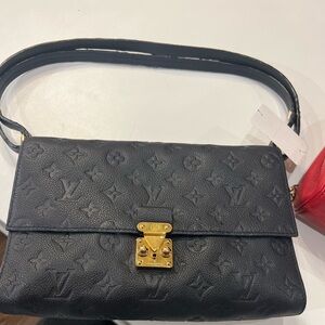 Louis Vuitton purse